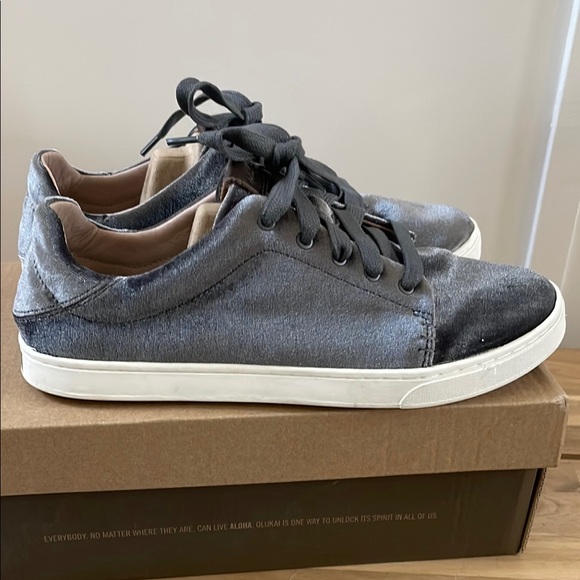 OluKai Pehuea Li Lanui Charcoal Velvet Sneakers Sz 8.5 - Picture 4 of 10